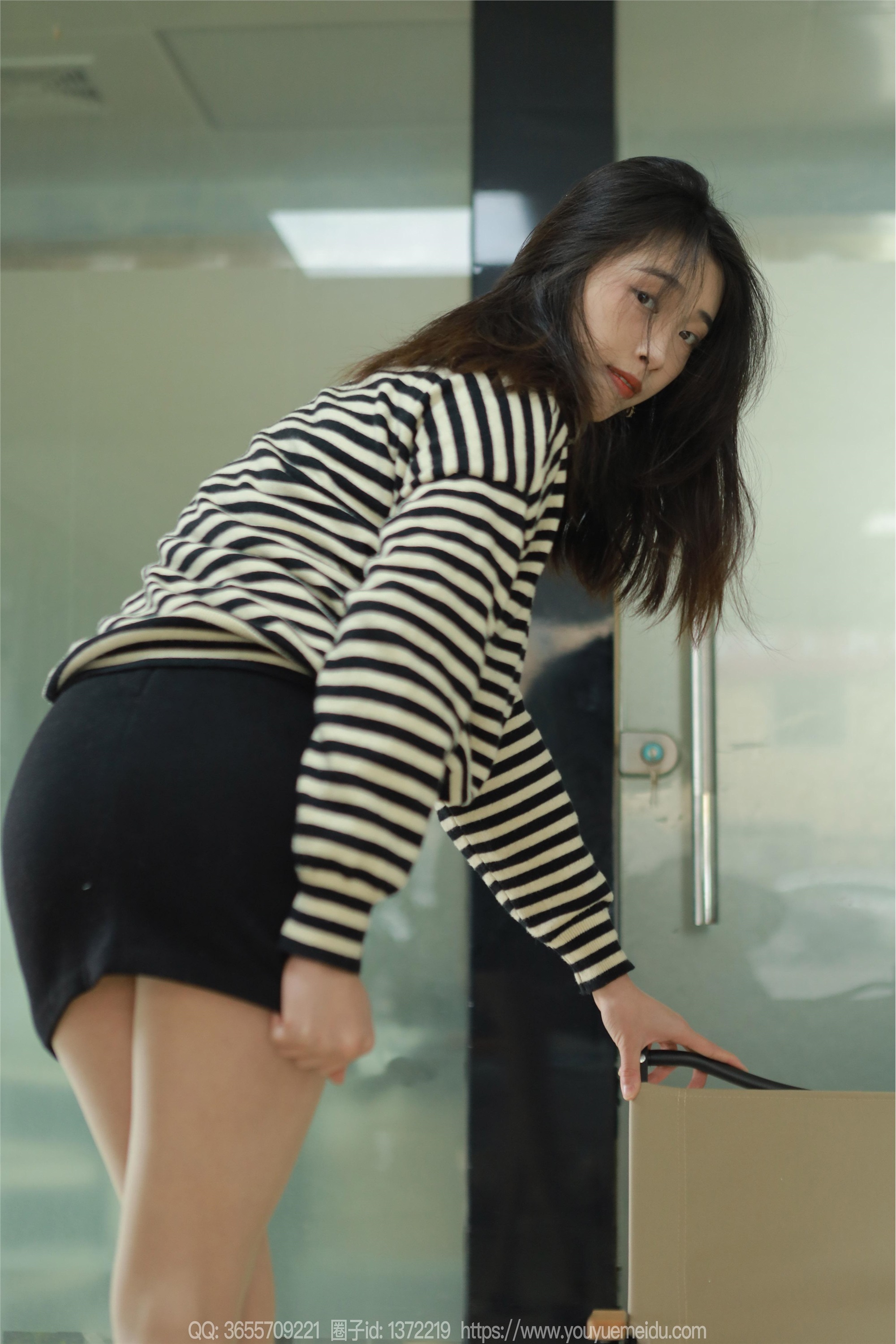 IESS异思趣向  2024.02.16 丝享家 1665 小九《长腿烤火》